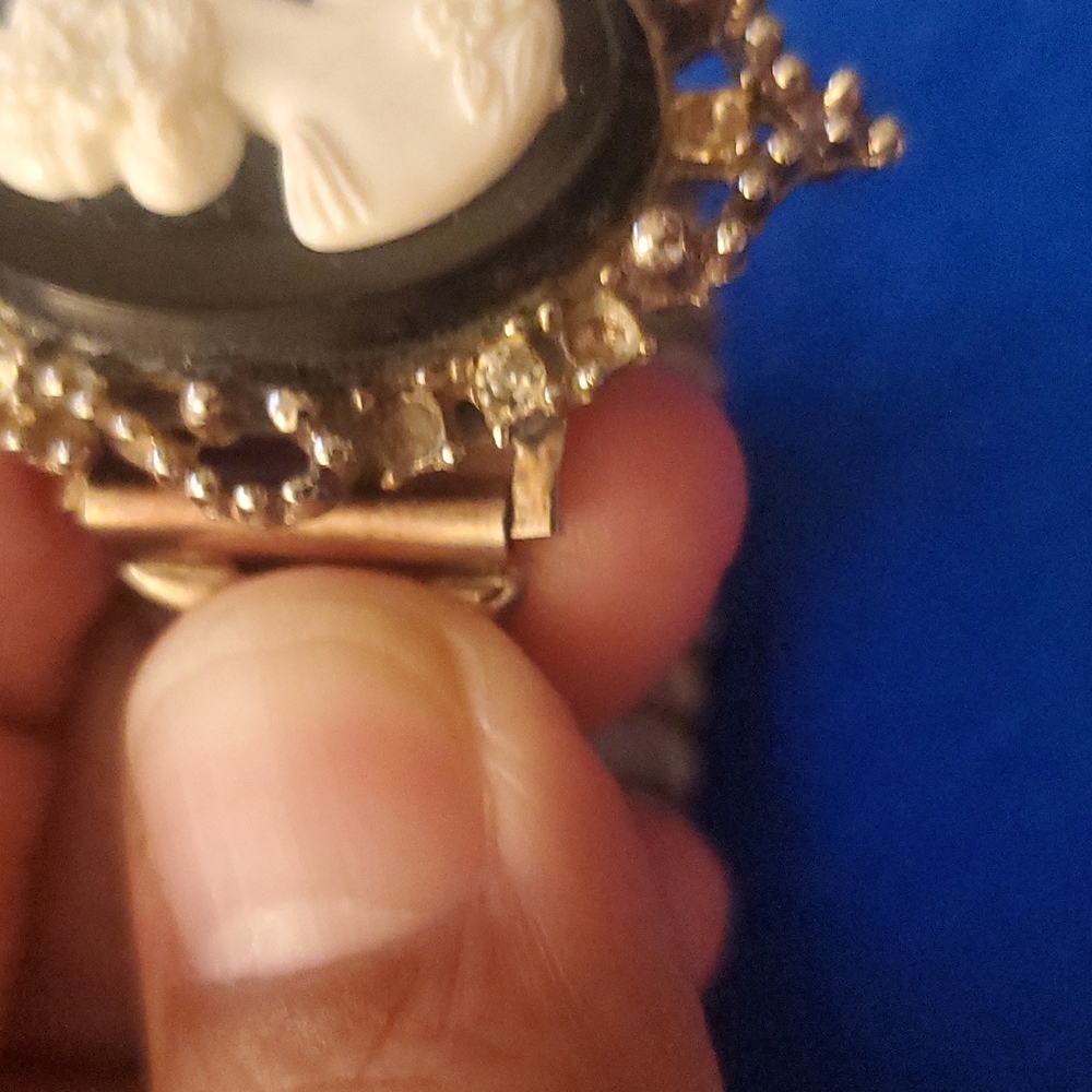 Cameo Bracelet - Picture 6 of 6